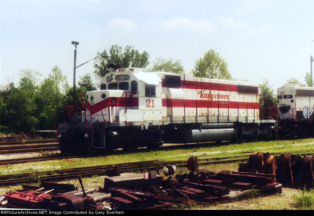 YDC SD38-2 #21 - Yankeetown Docks